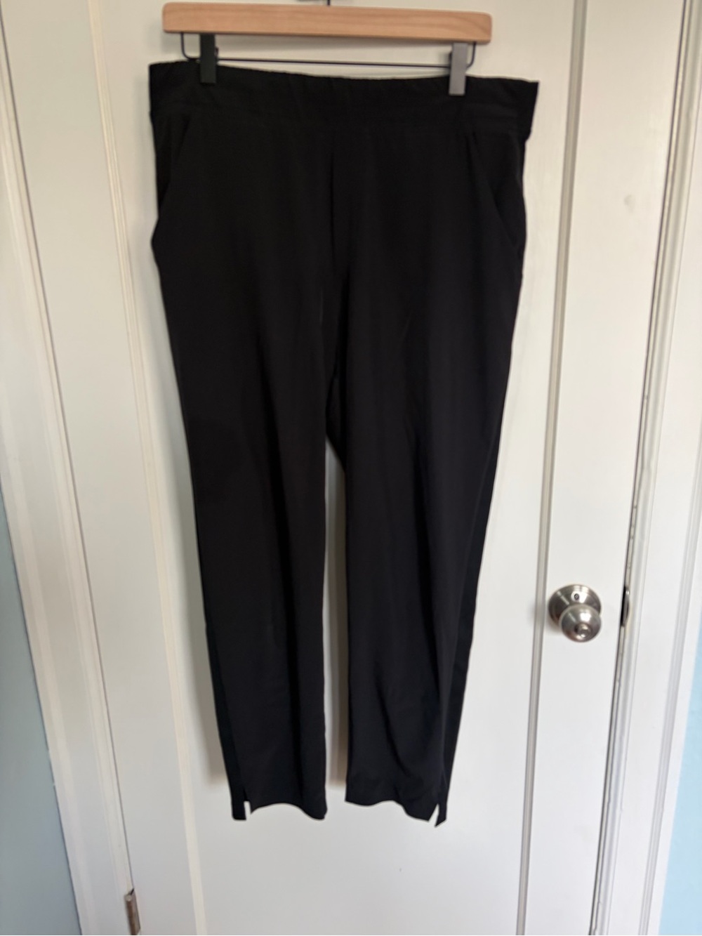 Athleta Brooklyn Mid Rise Ankle Pant Black Tapered Women’s Size 12